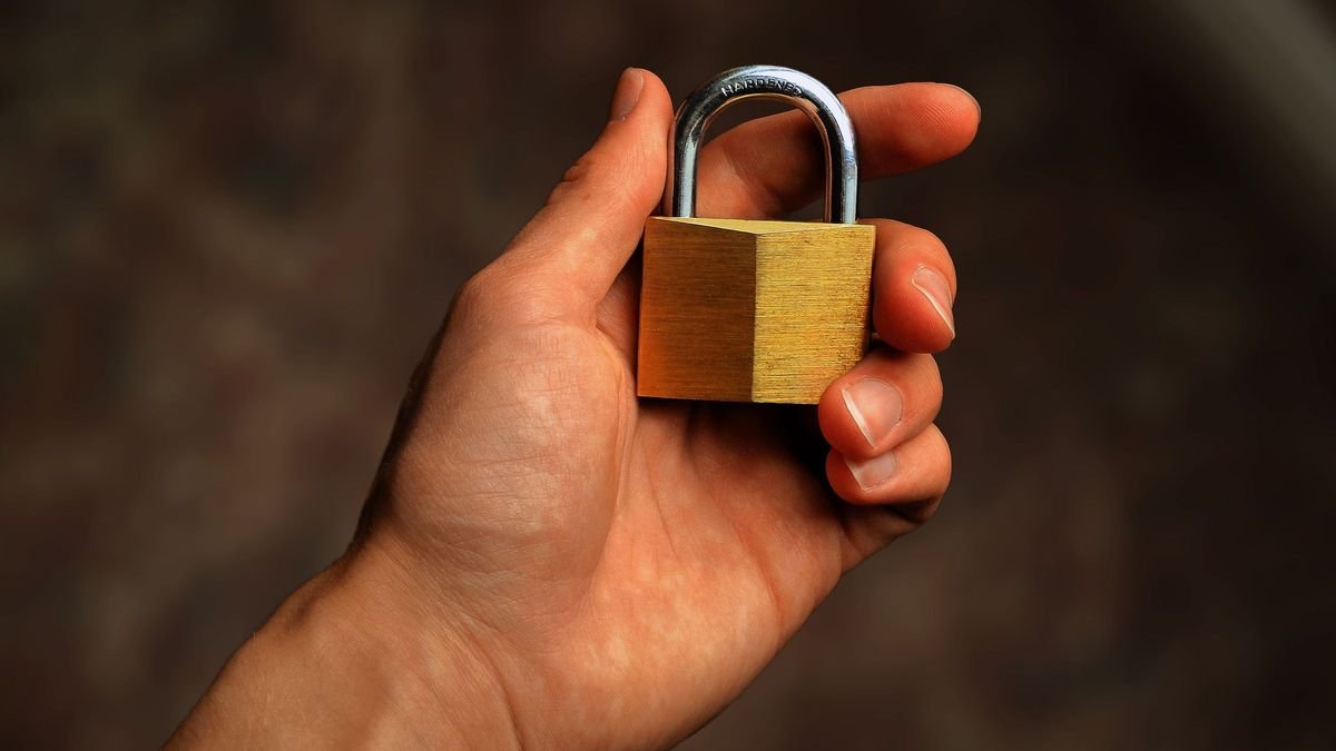 Як зберігати криптовалюту: гарячий і холодний гаманець, seed-фраза